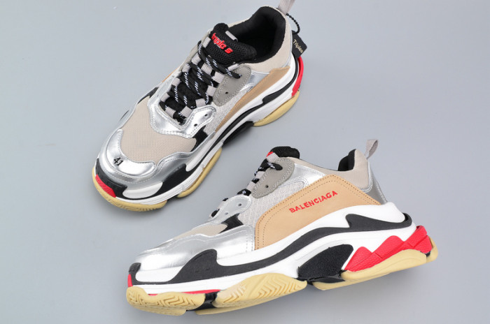 bl 17fw triple s 656686-w06g0-1001