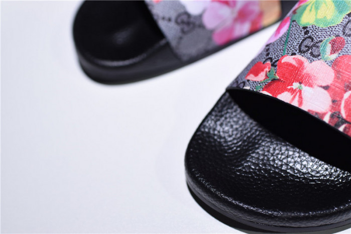 gc leather slide sandal with flower 0400088498707