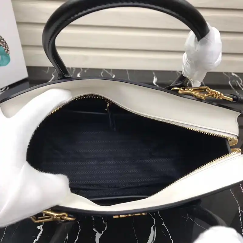 Pra*a bags 1907bp0035