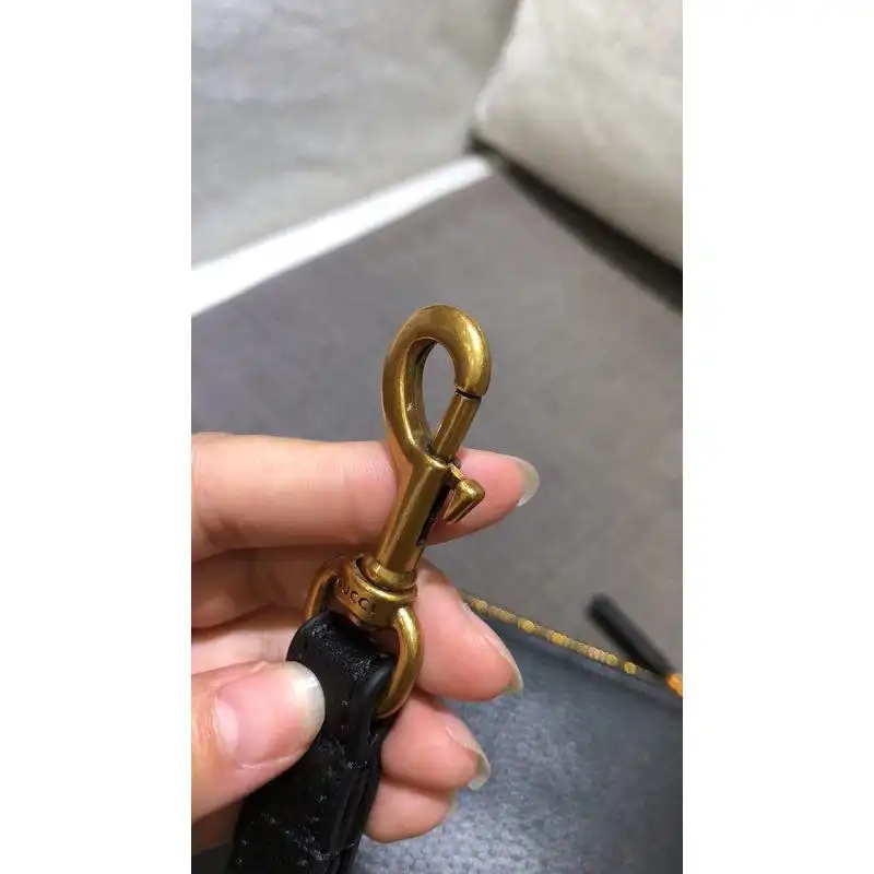 G*u*i bags 1917m0062