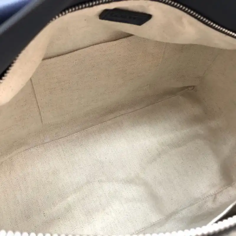 L0ew* s bag 19yan0003