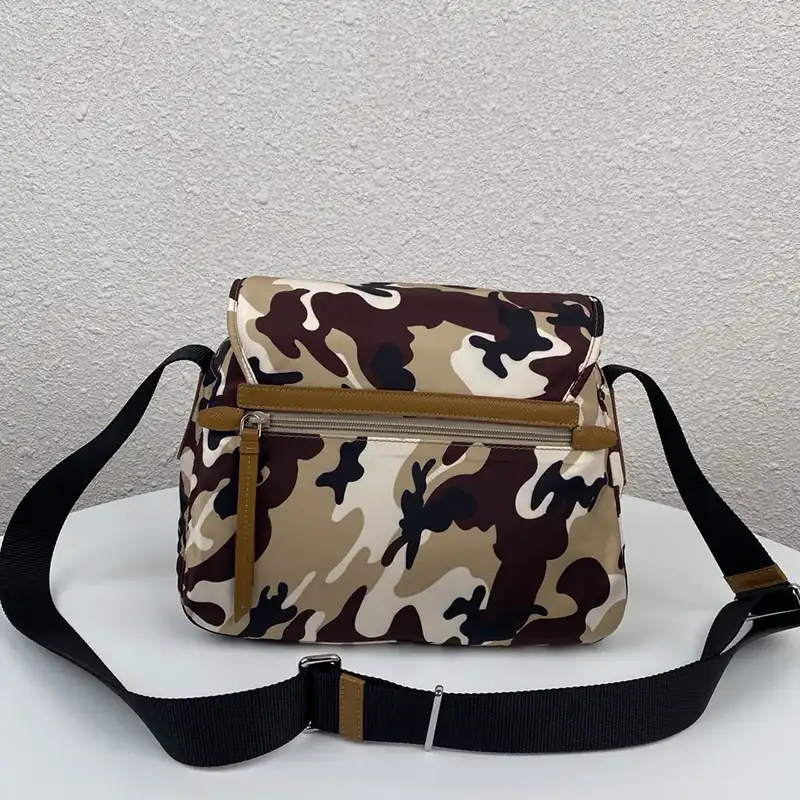 Pra*a bags 208b570122