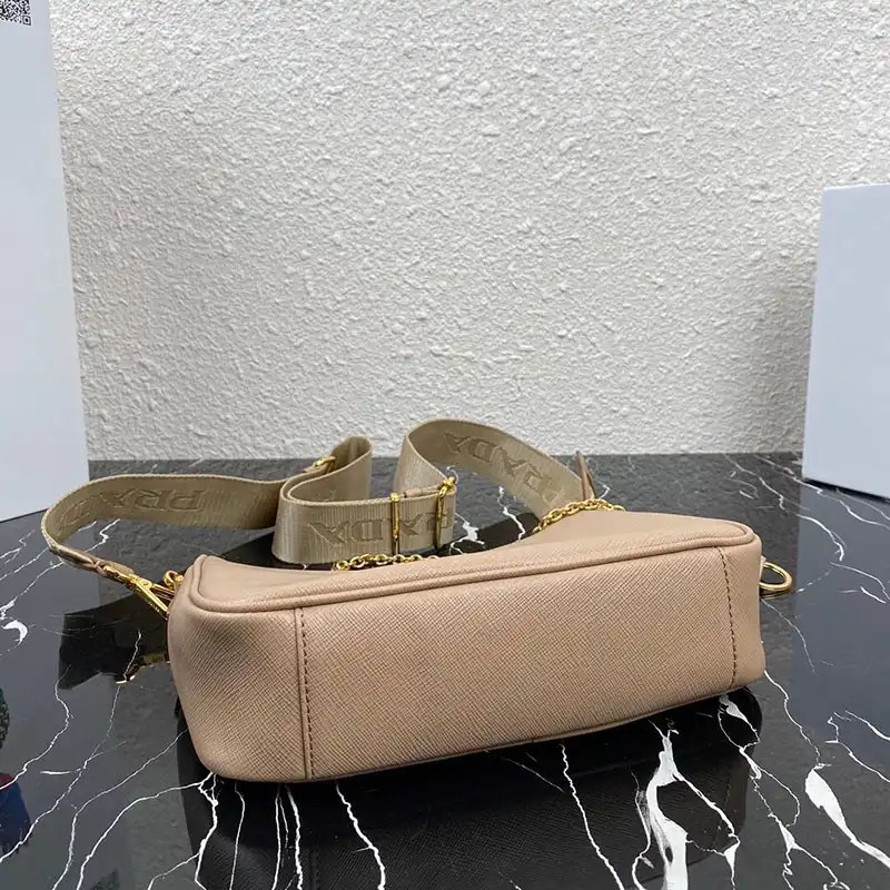 Pra*a bags 208b570123