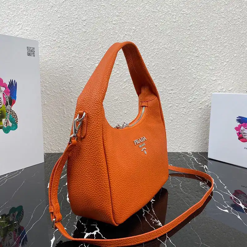 Pra*a bags 208b570129