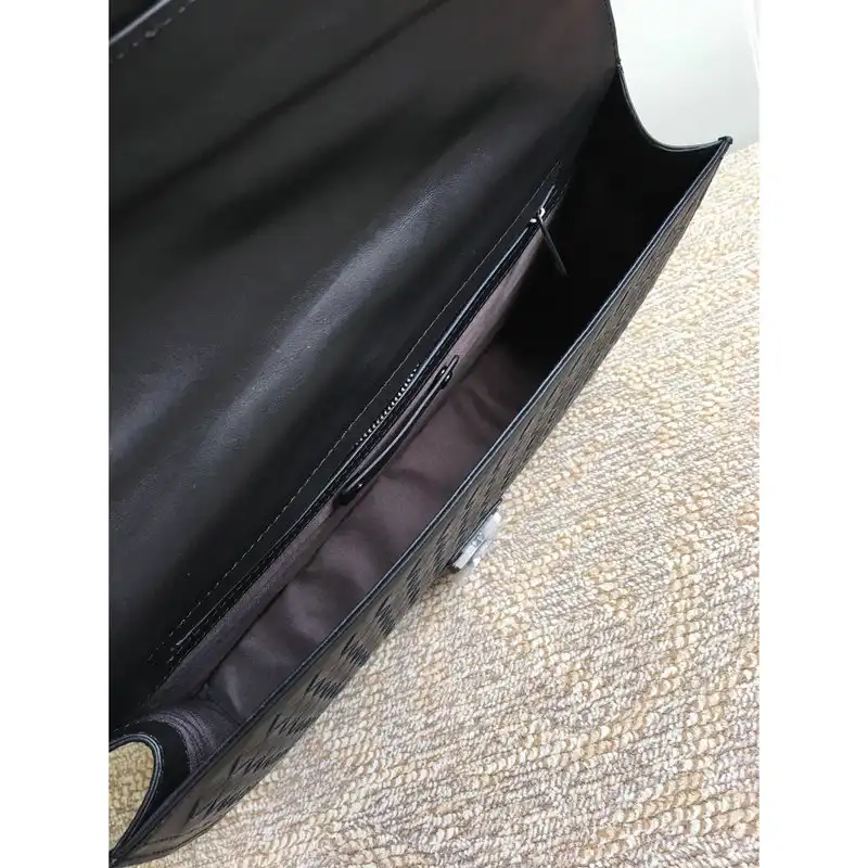 b0tt*ga Ven*ta bag 2108sf0233