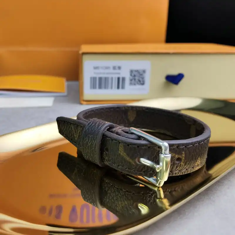 ORNAMENTS Ornament 2108WH0078