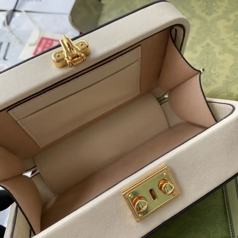 G*u*i s bags 2108ya0096