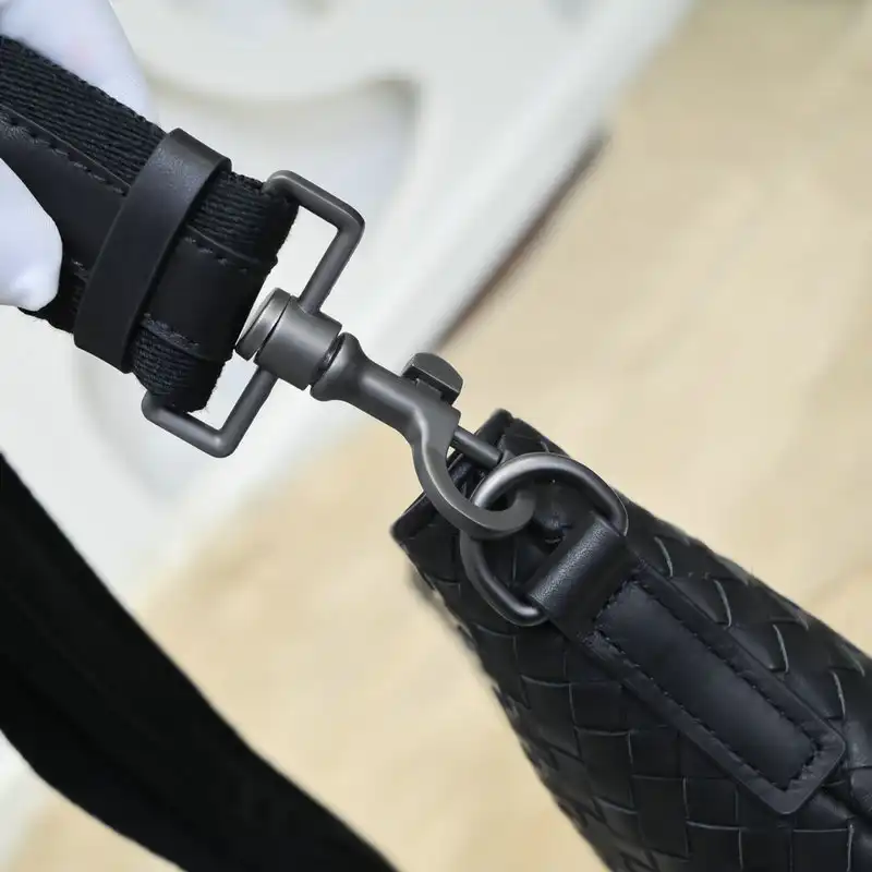 b0tt*ga Ven*ta s bags 2110yz0002