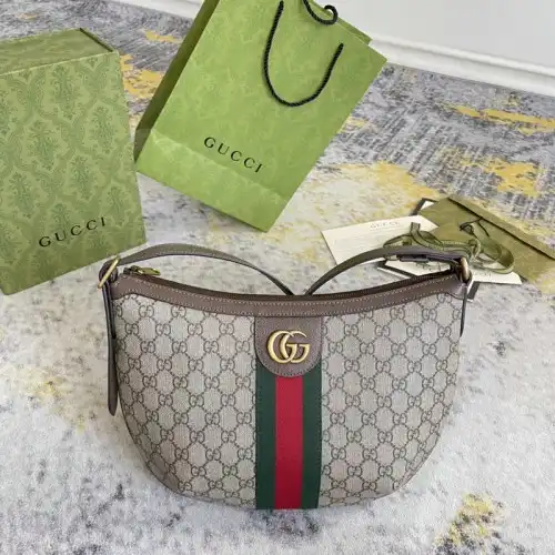 G*u*i bag 2201dj0031