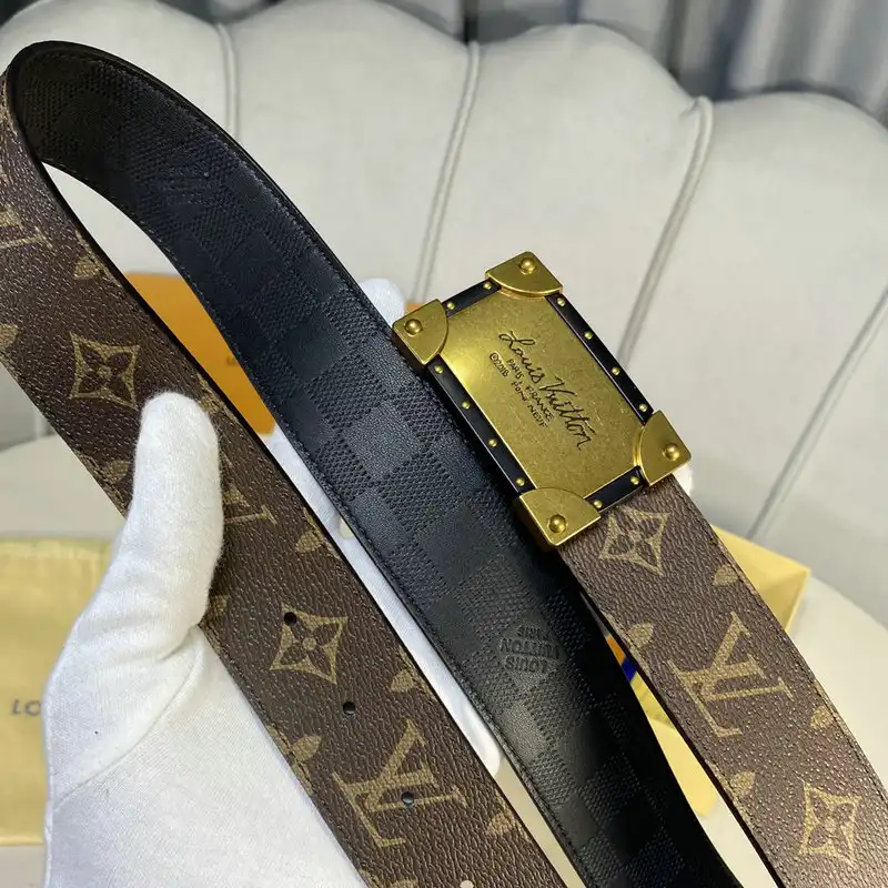 LV Belts 2204XA0004