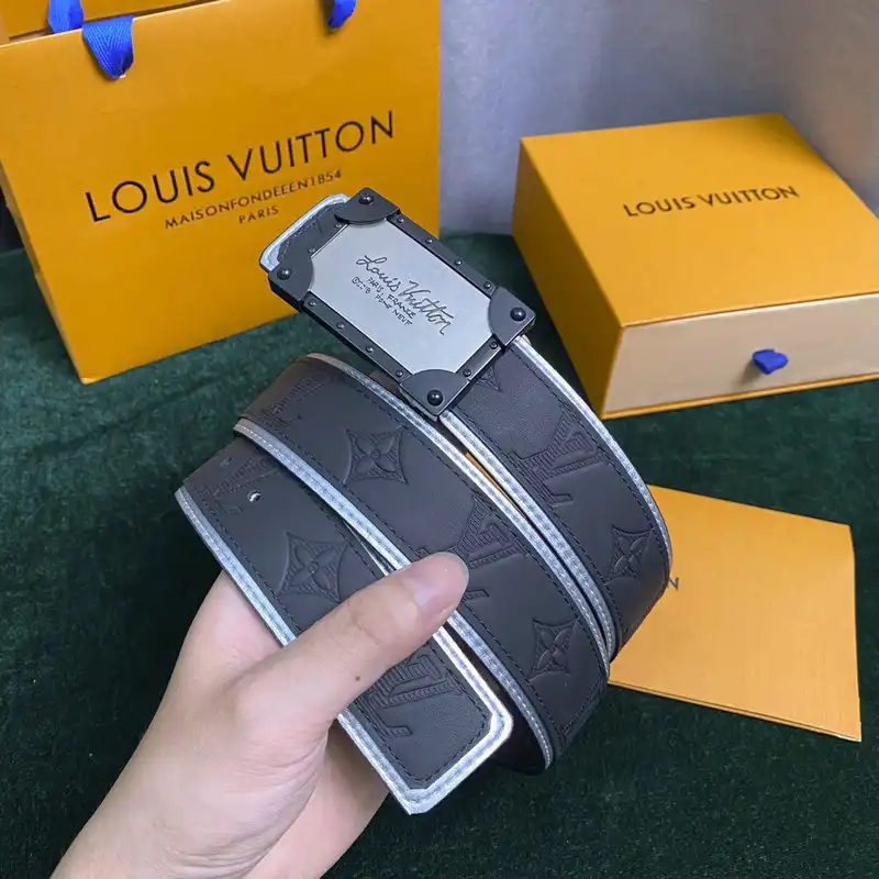 LV Belts 2204XA0035