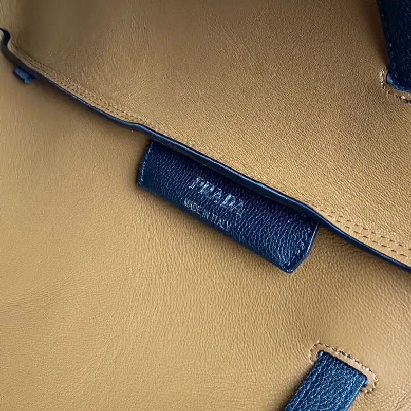 Pra*a bag 2204ya0052