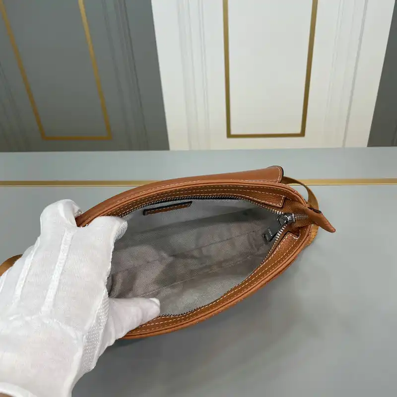 H**me5 bag 2204yz0037