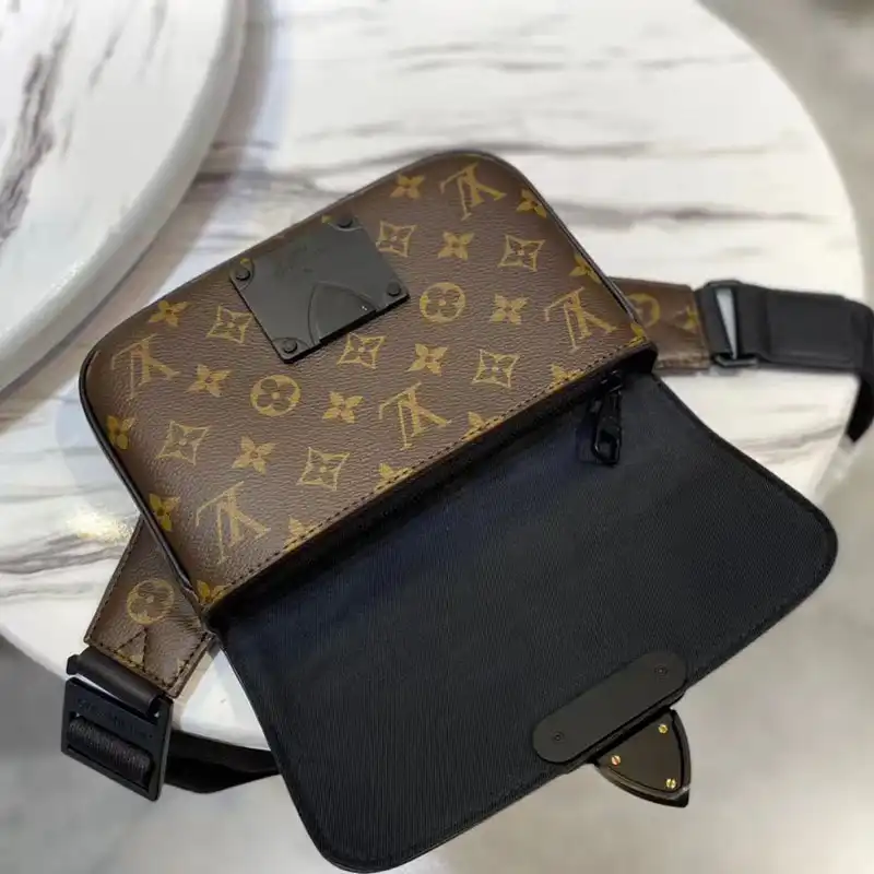 LV Bag 2206HT0008