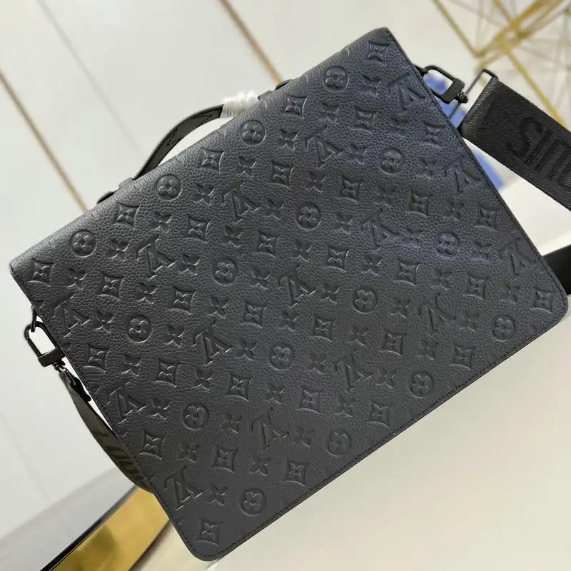 LV Bag 2207YA0026