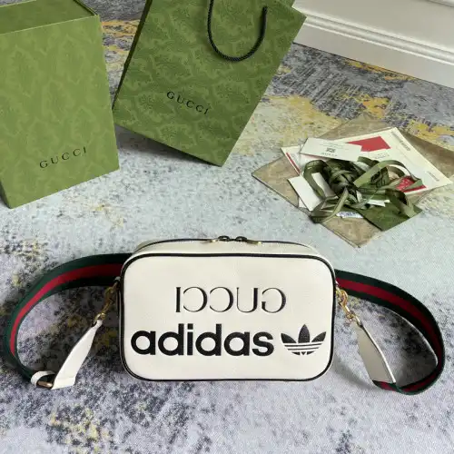 G*u*i bag 2208dj0039