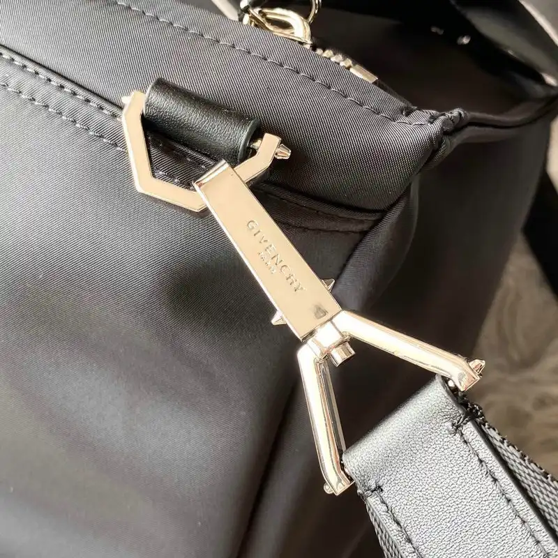 Givenchy Bag 2209SW0048