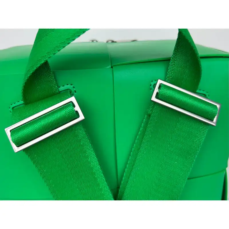 b0tt*ga Ven*ta bag 2211sf0014