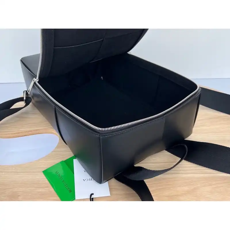 b0tt*ga Ven*ta bag 2211sf0015