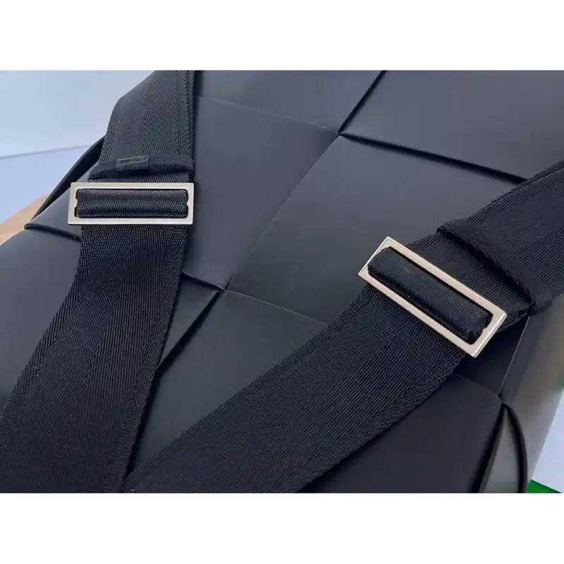 b0tt*ga Ven*ta bag 2211sf0015