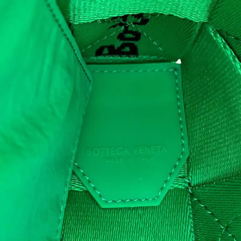 b0tt*ga Ven*ta bag 2211sf0108