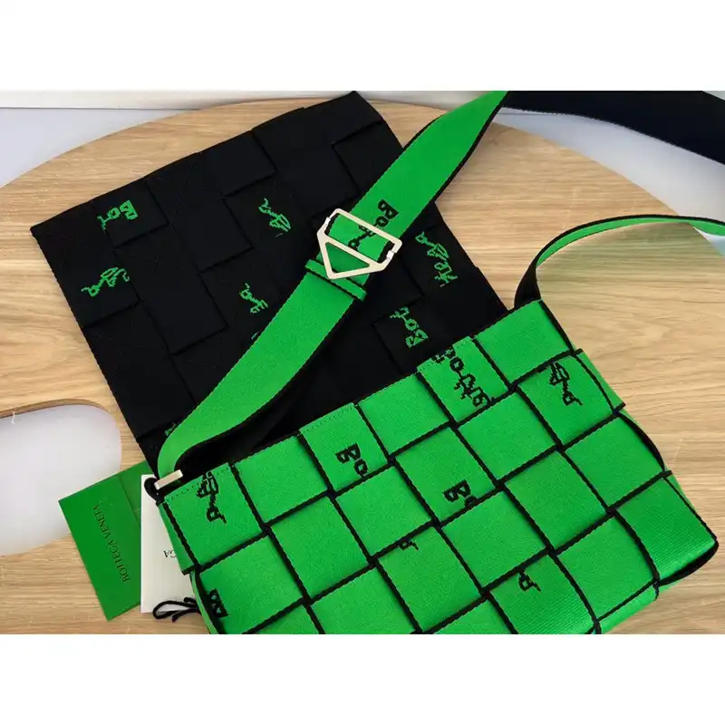 b0tt*ga Ven*ta bag 2211sf0109