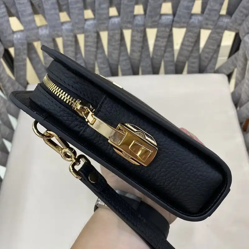 LV Bag 2212YZ0014