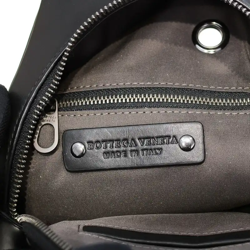 b0tt*ga Ven*ta bag 2212yz0055