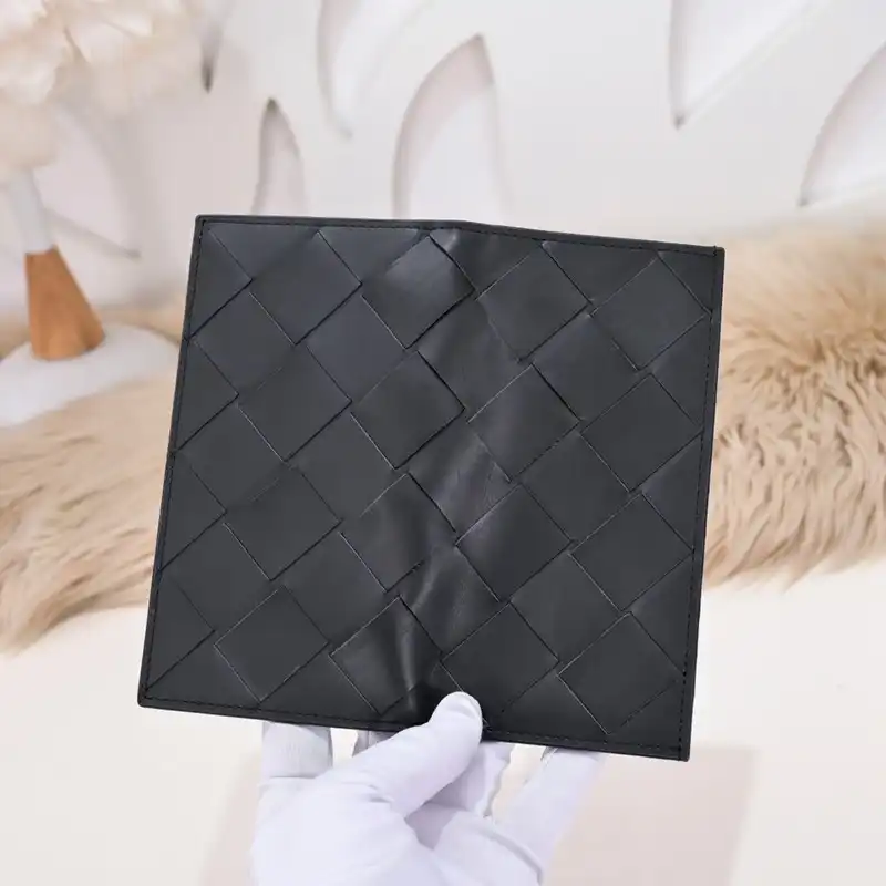 b0tt*ga Ven*ta bag 2212yz0060