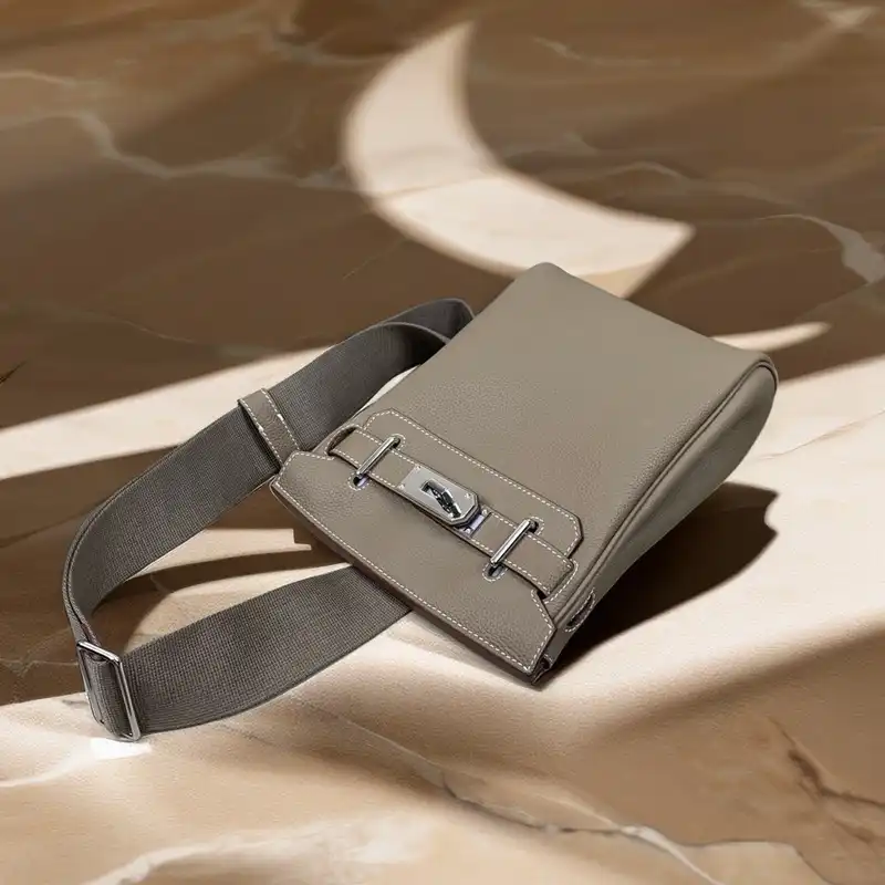 H**me5 bag 2309ya0121