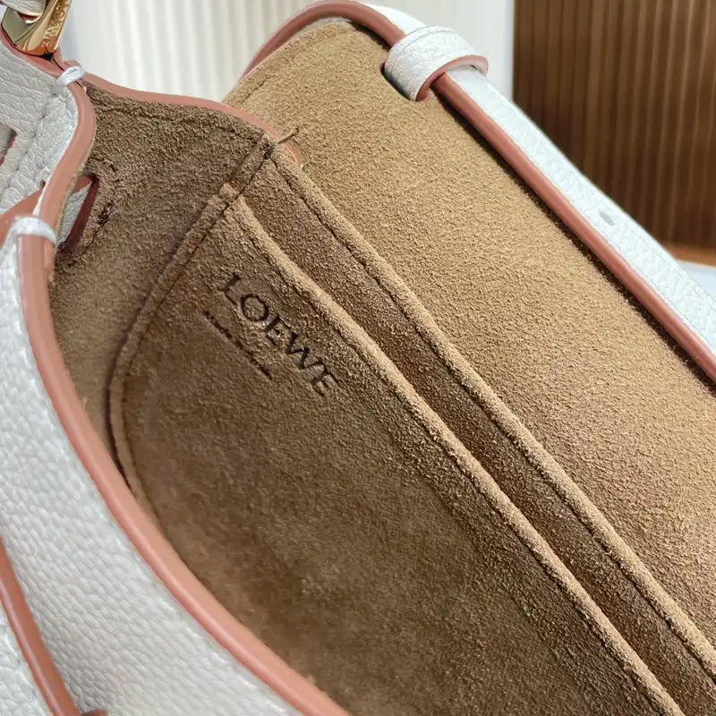 L0ew* bag 2309ya0137