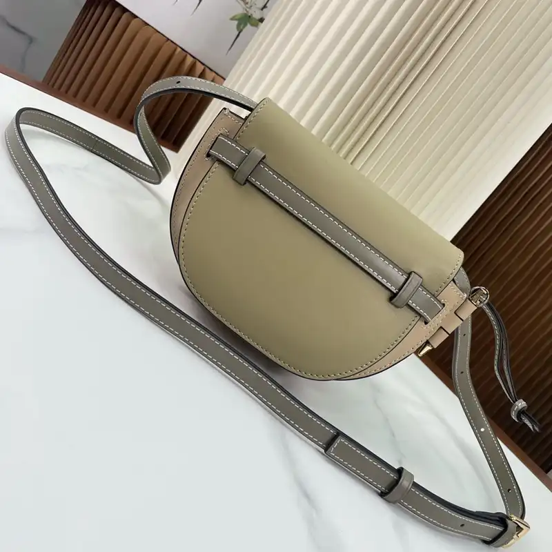 L0ew* bag 2309ya0140