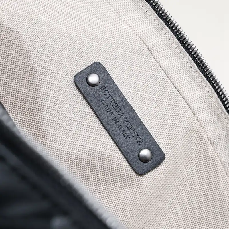 b0tt*ga Ven*ta bags 2401ya0117