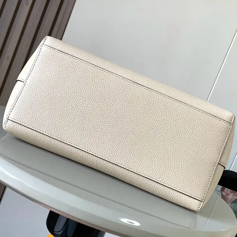 L0ew* bags 2401ya0159