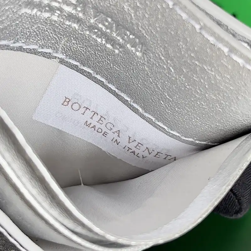 b0tt*ga Ven*ta bags 2401ya0201