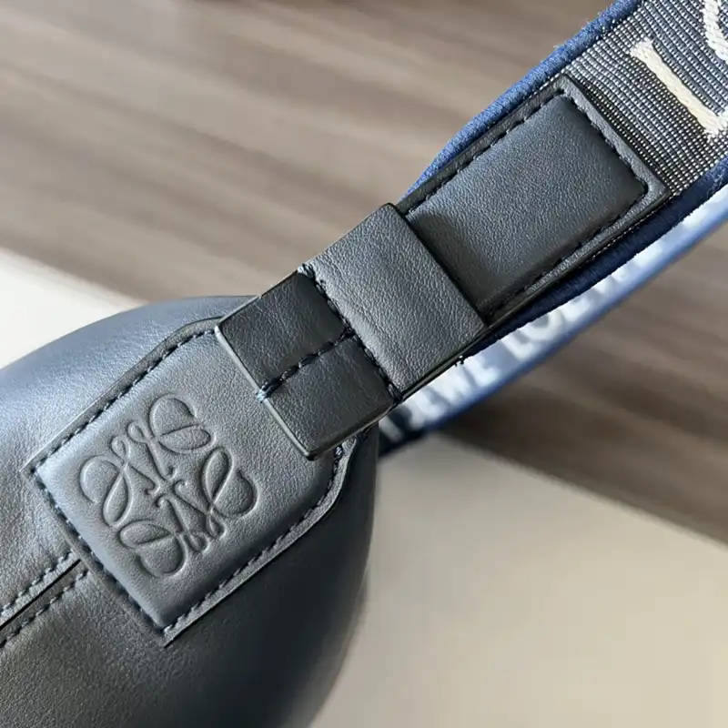 L0ew* bags 2404ya0080