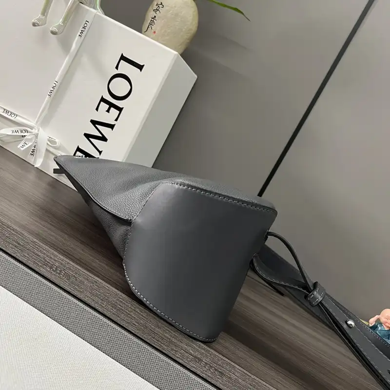 L0ew* bags 2404ya0089