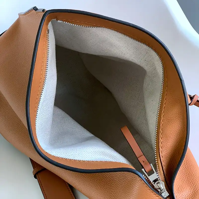 L0ew* bags 2404ya0094