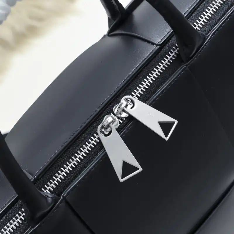 b0tt*ga Ven*ta bags 2406ya0001