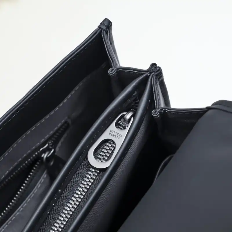 b0tt*ga Ven*ta bags 2406ya0002