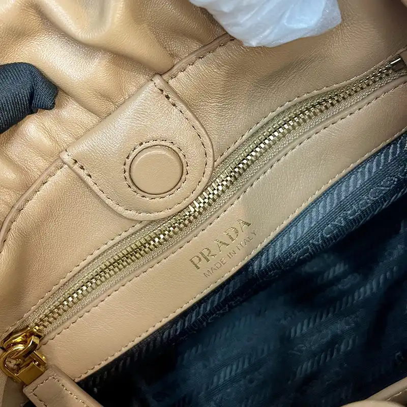 Pra*a bags 2406ya0102