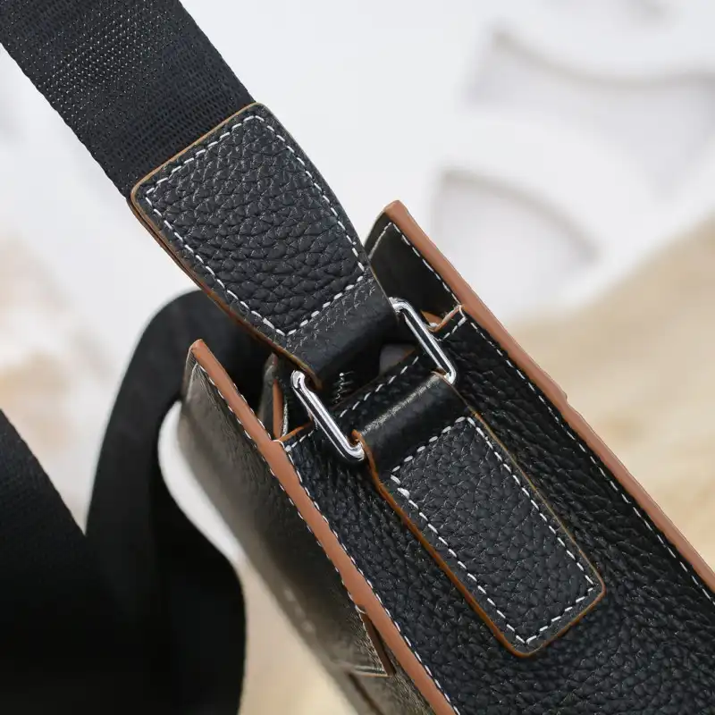 H**me5 bags 2406ya0122