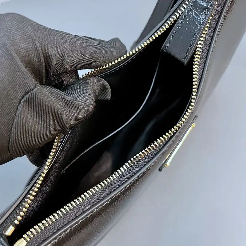 Pra*a bags 2409ya0107