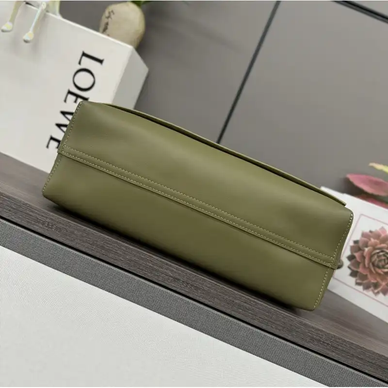 L0ew* bags 2410ya0149