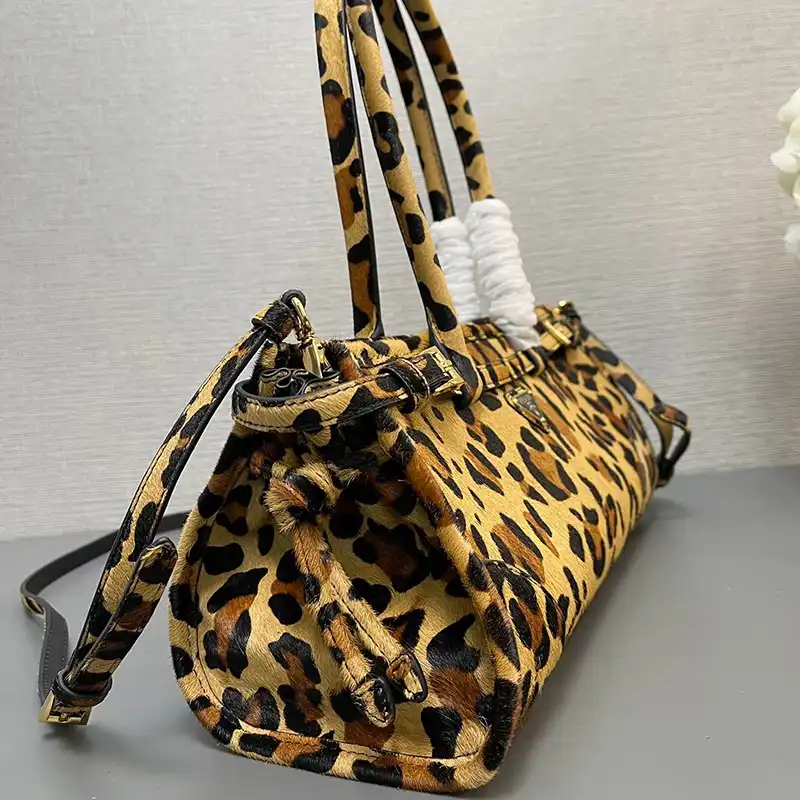 Pra*a bags 2411ya0021