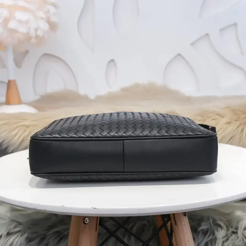 b0tt*ga Ven*ta bags 2411ya0043