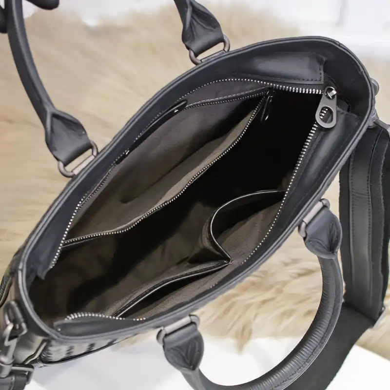 b0tt*ga Ven*ta bags 2411ya0043