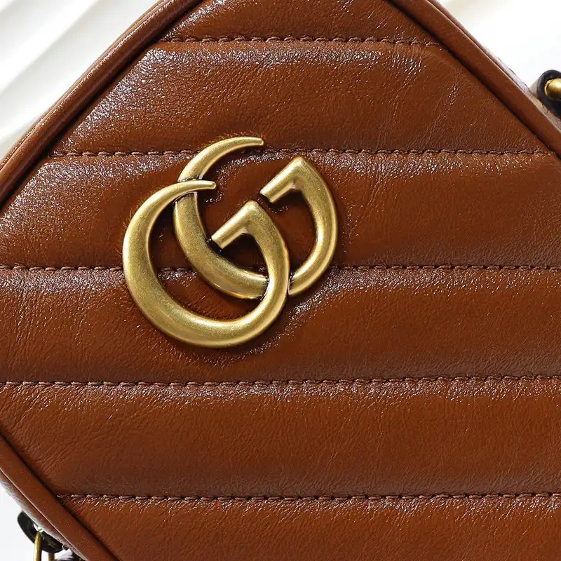 G*u*i bags 2012sh0001