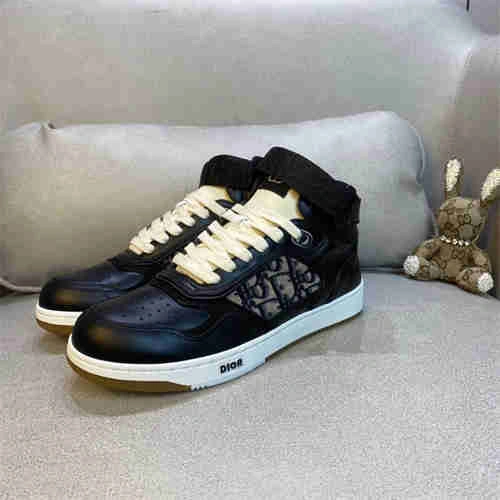 Versatile DR Sneaker 1189