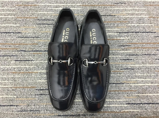 G*u*i loafer trendsetting 321